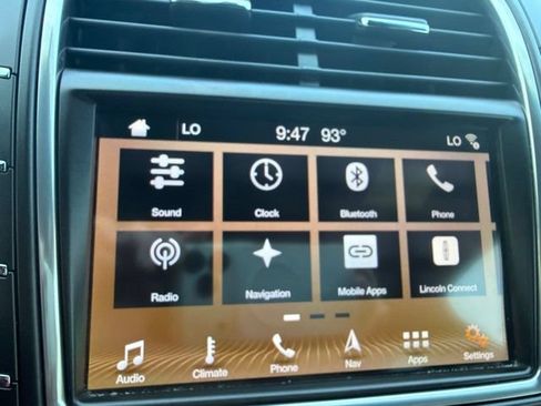 Used 2019 Lincoln Nautilus Reserve AWD/4WD image 28