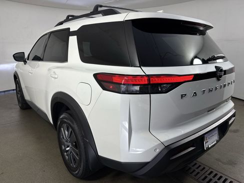 Certified 2023 Nissan Pathfinder SV image 34
