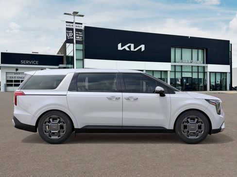 New 2026 Kia Carnival EX FWD image 8