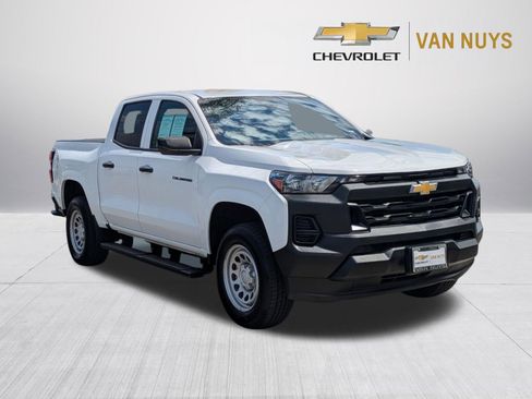 Used 2024 Chevrolet Colorado W/T RWD image 3
