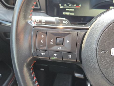 Certified 2025 Nissan Kicks SR FWD image 21
