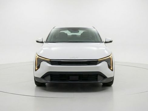 Used 2025 Kia K4 LXS image 2