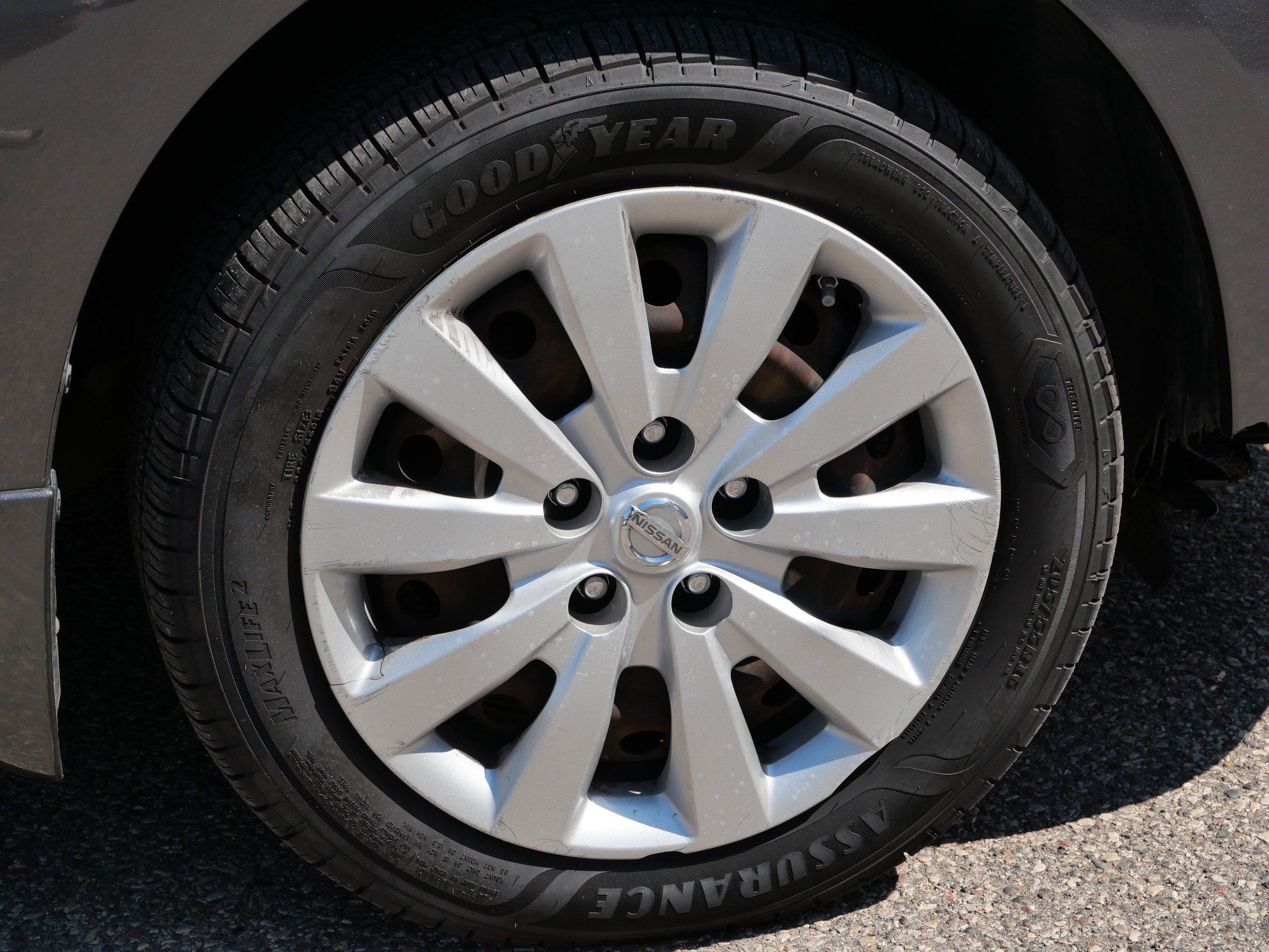 Used 2015 Nissan Sentra SV FWD image 15