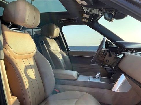 Used 2025 Land Rover Range Rover Long Wheelbase Autobiography image 7