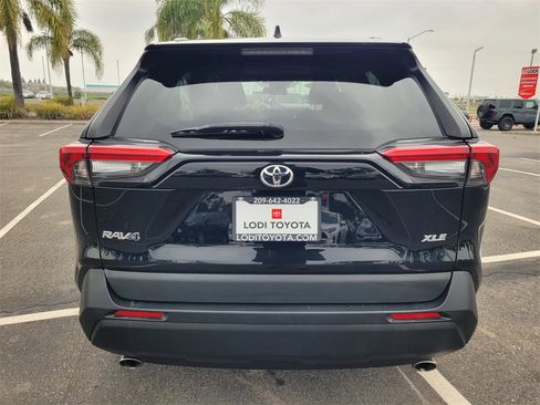 Used 2024 Toyota RAV4 XLE image 5