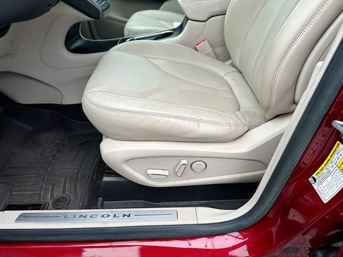 Used 2018 Lincoln MKC Premiere FWD image 9