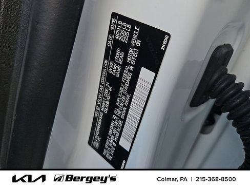 Used 2017 Volvo S60 T5 Inscription Platinum image 29