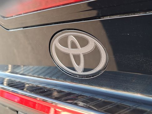 New 2026 Toyota Prius XLE image 7