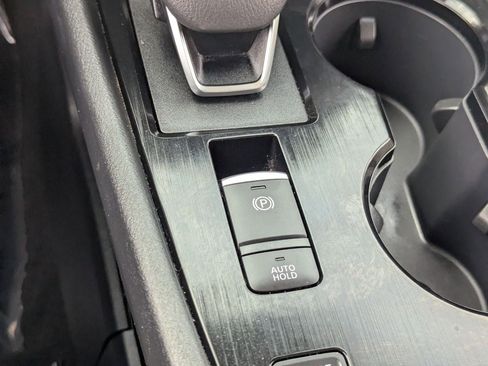 Certified 2025 Nissan Rogue SV image 28