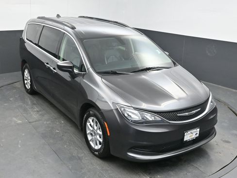 Used 2021 Chrysler Voyager Lxi image 35