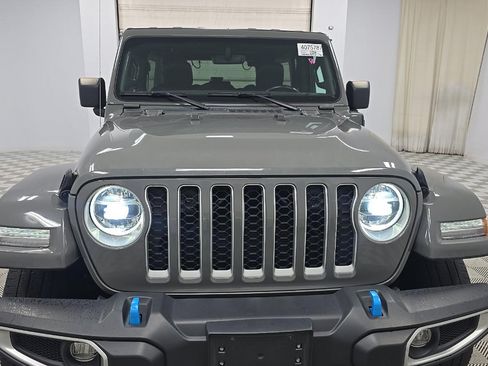 Used 2022 Jeep Wrangler Unlimited Sahara AWD/4WD image 3