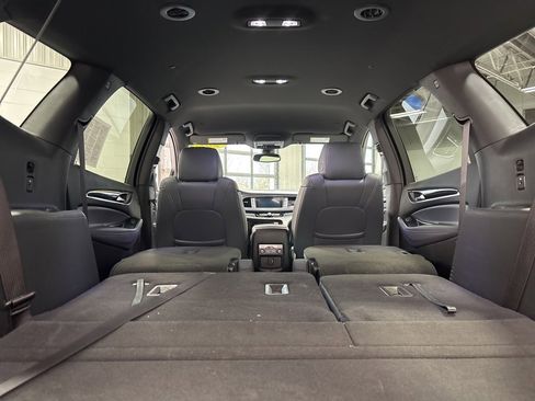 Used 2023 Buick Enclave Essence image 35
