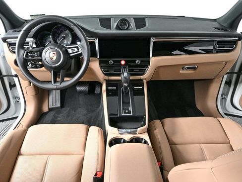 Certified 2026 Porsche Macan image 19