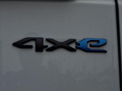 Used 2022 Jeep Wrangler Unlimited Rubicon 4xe AWD/4WD image 29