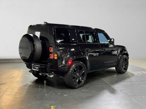 Used 2024 Land Rover Defender 110 V8 AWD/4WD image 3