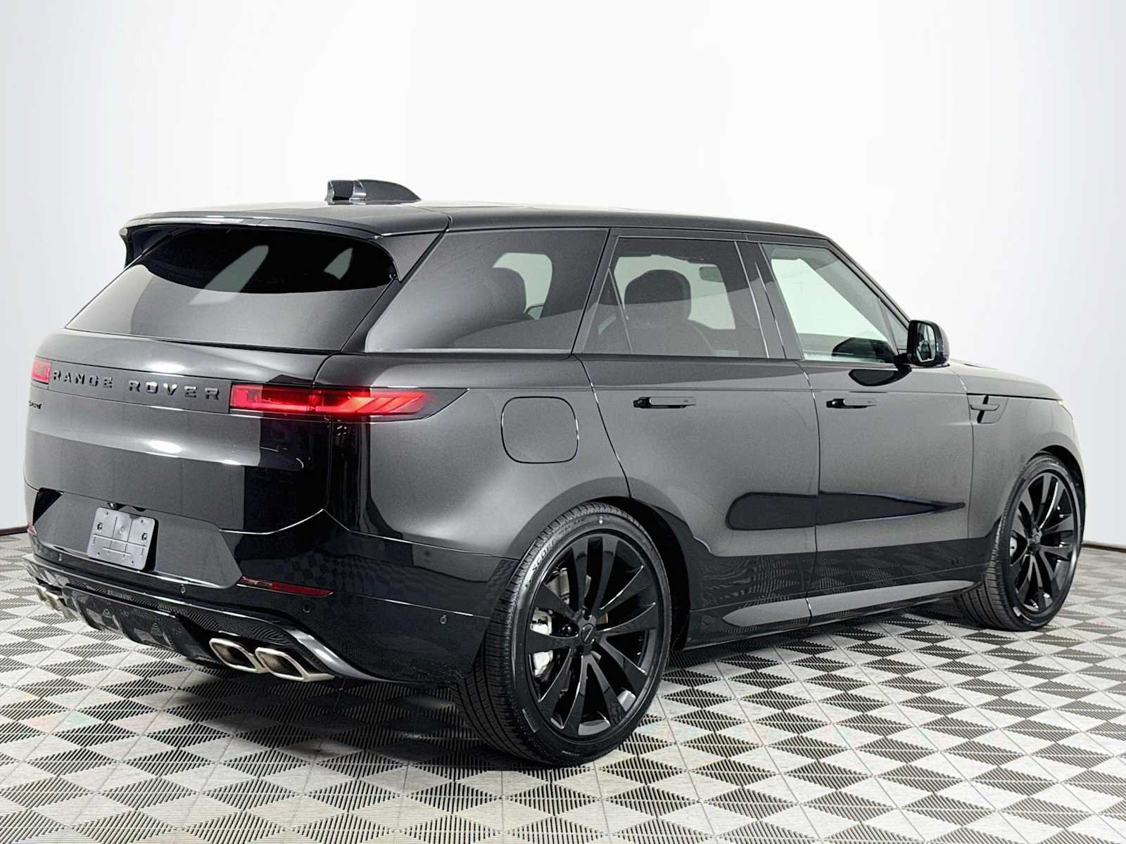 New 2027 Land Rover Range Rover Long Wheelbase SE AWD/4WD image 5