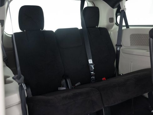 Used 2014 Dodge Grand Caravan SE FWD image 32