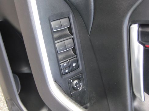 Used 2023 Toyota RAV4 XLE AWD/4WD image 10