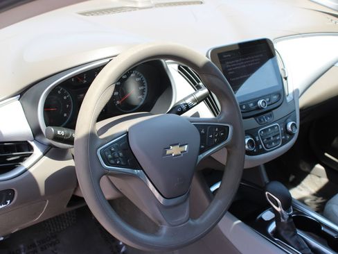 Used 2022 Chevrolet Malibu LT FWD image 10