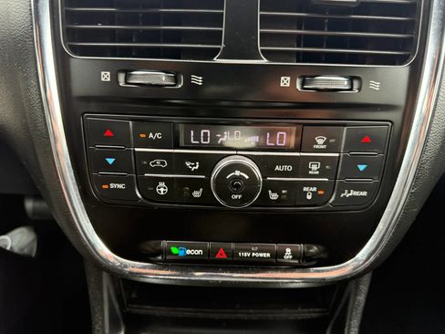 Used 2019 Dodge Grand Caravan GT image 19