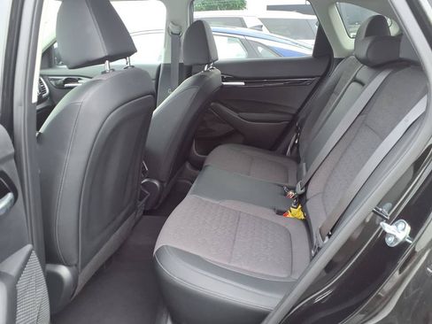 Used 2025 Kia Seltos S AWD/4WD image 19