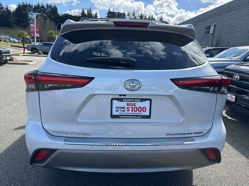 Used 2023 Toyota Highlander Platinum image 7