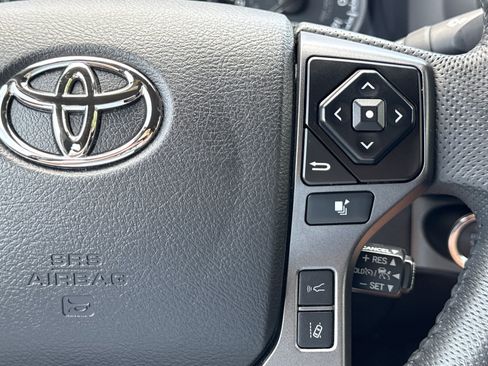Used 2022 Toyota Tacoma TRD Off-Road w/ Technology Package AWD/4WD image 21