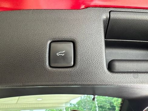 Used 2025 Ford Escape ST-Line w/ Cold Weather Package AWD/4WD image 31