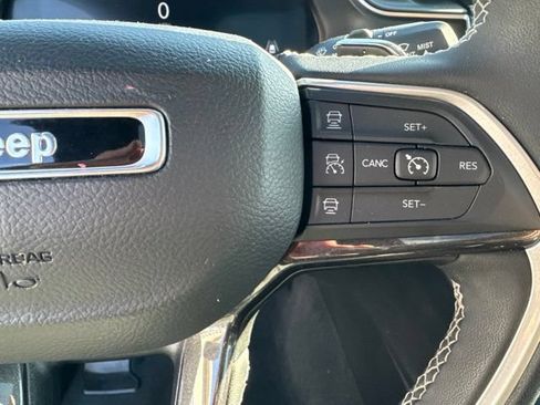Used 2023 Jeep Grand Cherokee Altitude AWD/4WD image 26