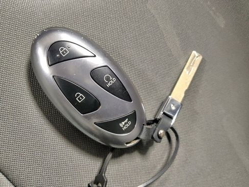 Used 2025 Hyundai Elantra Sport FWD image 32
