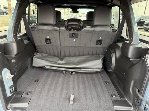 Used 2025 Jeep Wrangler Unlimited Rubicon image 20