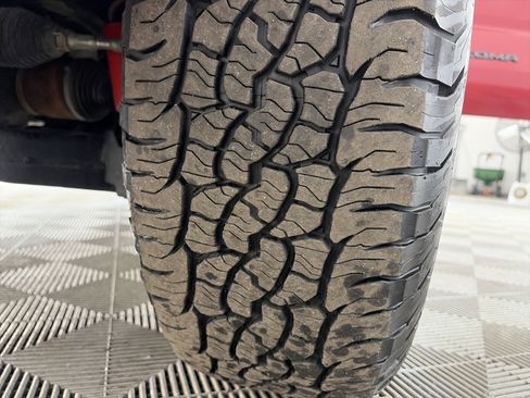 Used 2024 Toyota Tacoma TRD Off-Road image 12