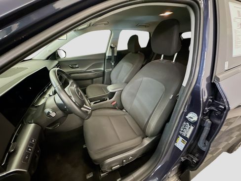 Used 2025 Hyundai Kona SEL image 13
