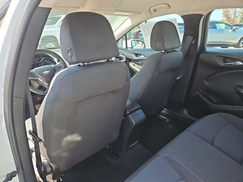 Used 2018 Chevrolet Cruze LS FWD image 19