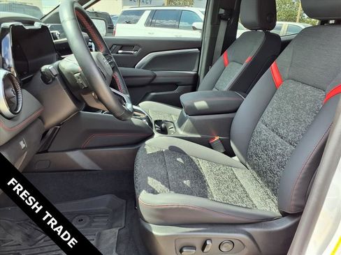 Used 2025 Chevrolet Colorado Z71 w/ Technology Package image 24