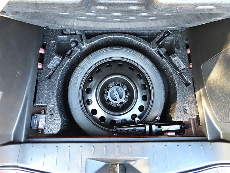 Used 2013 Chevrolet Equinox LT w/ Driver Convenience Package FWD image 33