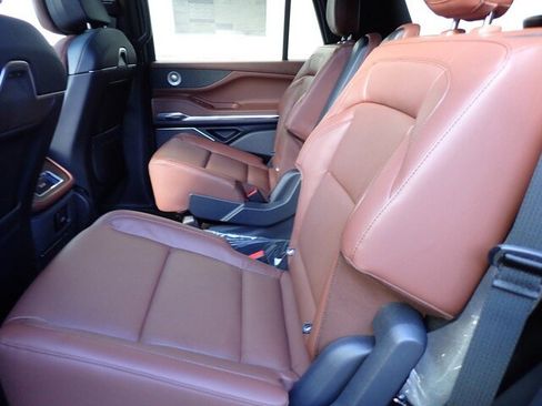 New 2025 Lincoln Navigator Reserve image 39