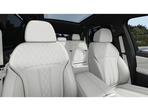 New 2026 BMW X5 xDrive50e w/ Executive Package AWD/4WD image 11