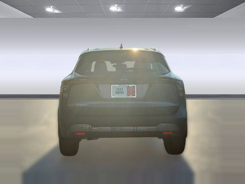 New 2026 Nissan Kicks SV w/ Charging Package image 9