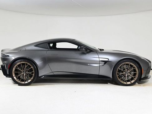 Used 2026 Aston Martin V8 Vantage Coupe image 14