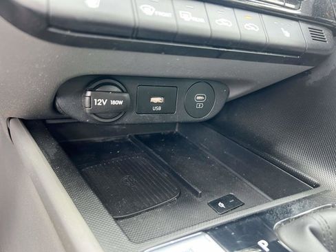 Used 2025 Hyundai Elantra SEL FWD image 28