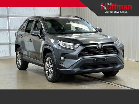 Used 2019 Toyota RAV4 XLE Premium FWD image 1