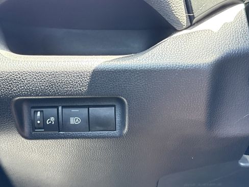 Used 2021 Toyota RAV4 XLE FWD image 18