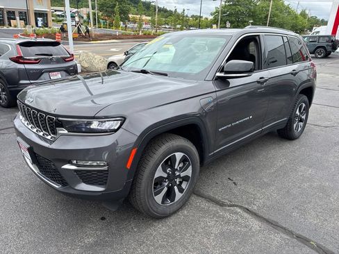 Used 2024 Jeep Grand Cherokee Limited 4xe AWD/4WD image 3