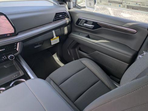New 2026 Chevrolet Suburban LS RWD image 14