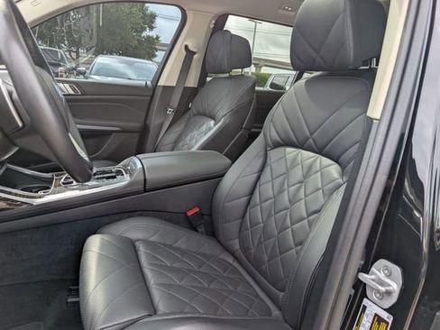 Used 2025 BMW X7 xDrive40i w/ Premium Package image 26