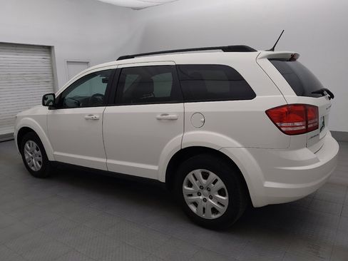 Used 2017 Dodge Journey SE w/ Flexible Seating Group image 3