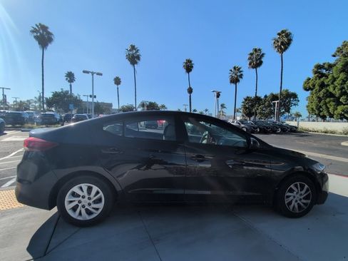 Used 2017 Hyundai Elantra SE FWD image 28