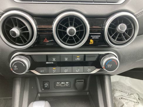 Used 2024 Nissan Sentra SV image 17