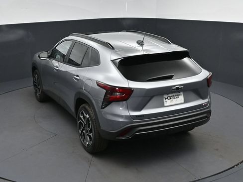 New 2026 Chevrolet Trax RS w/ Sunroof Package FWD image 32
